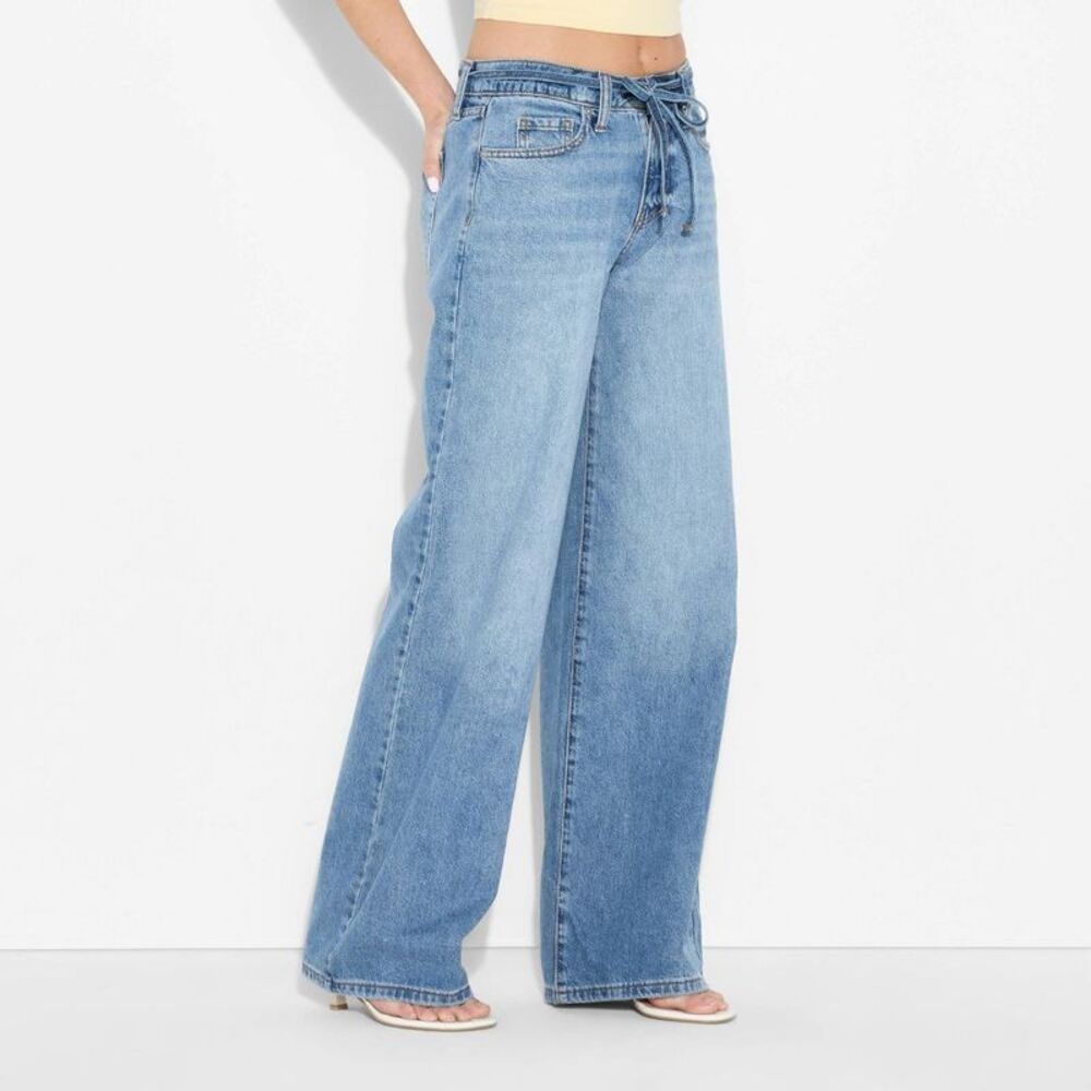 Wild Fable - Women's Low-Rise Baggy Jeans - Wild Fable Light Wa Blue Light Wash - Picture 2 of 3